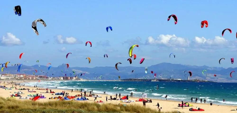 Tarifa: la ciudad del viento que conquistó el mundo